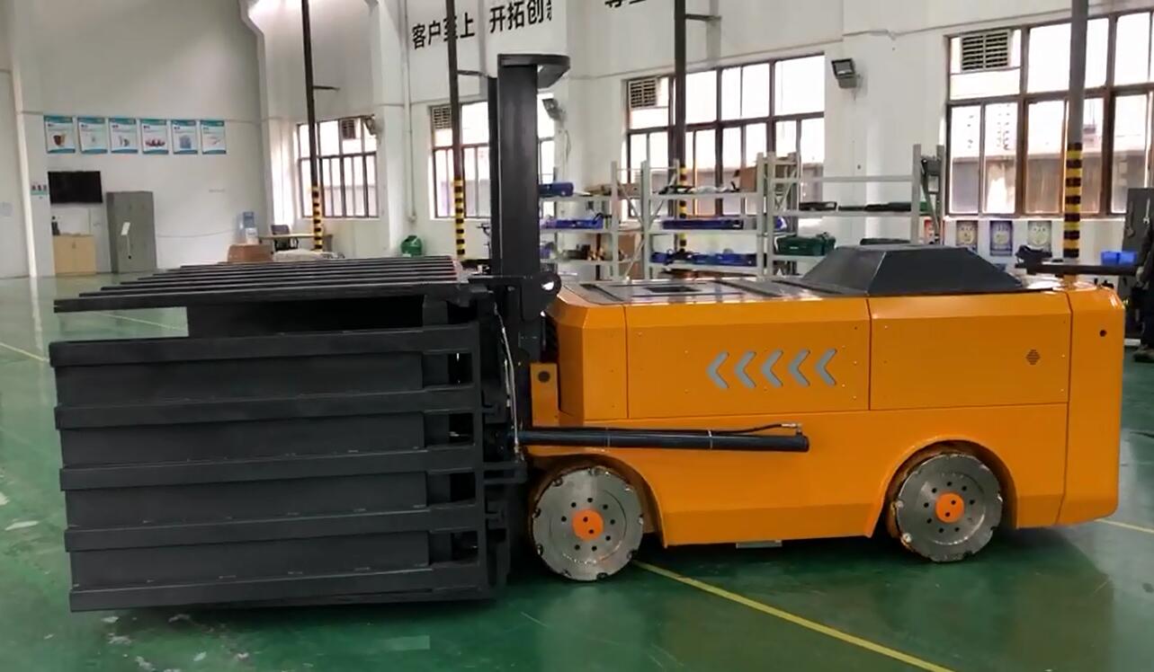 OMV轮胎搬运叉车展示