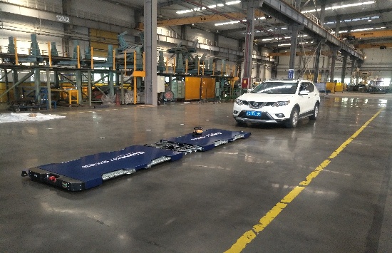 OMV夹持式停车机器人演示.jpg OMV夹持式停车机器人演示.jpg