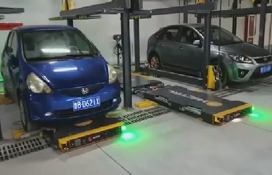 【案例视频】夹持式停车机器人AGV系统项目