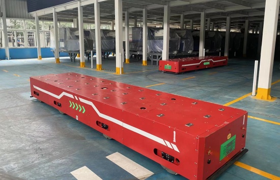 2台重载AGV(8T)解决整机注塑机自动搬运难题